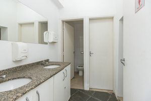 Image 21 - 918732