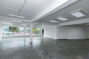 Image 22 - 918732