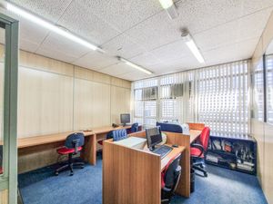 Image 10 - 918734