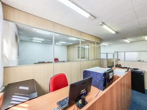 Image 12 - 918734