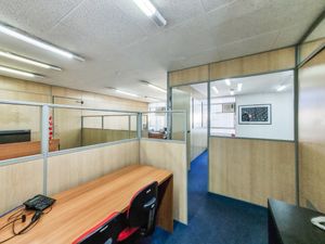 Image 13 - 918734