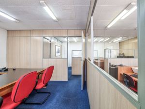 Image 18 - 918734