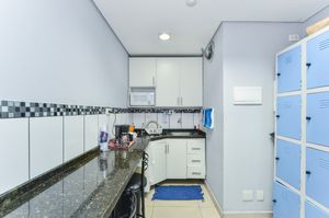 Image 22 - 918740