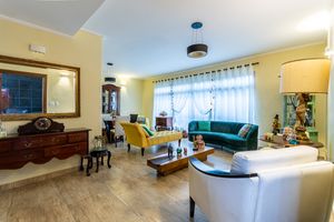 Image 1 - 918741