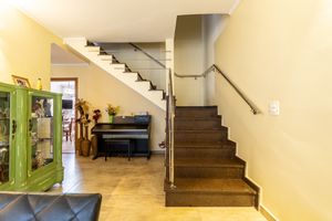 Image 11 - 918741