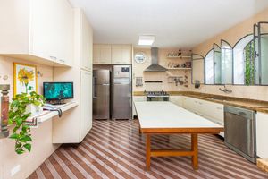 Image 12 - 918742