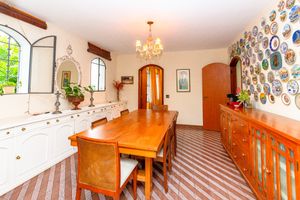 Image 15 - 918742