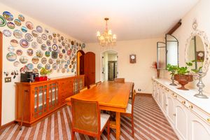 Image 17 - 918742