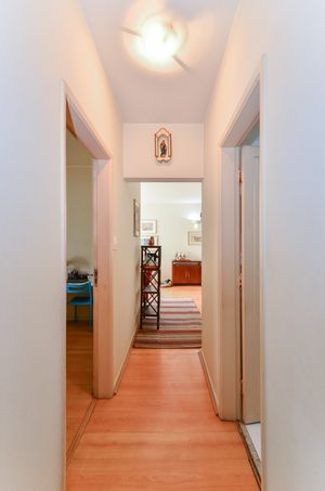 Image 6 - 918752