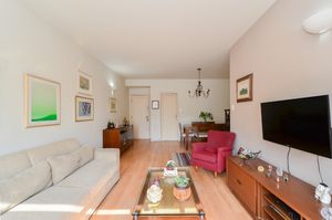 Image 3 - 918752