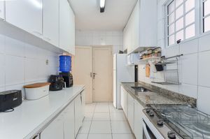 Image 11 - 918752
