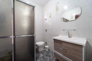 Image 32 - 918755