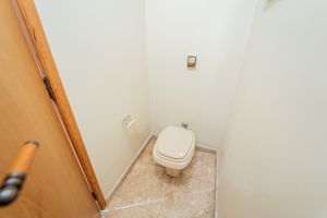 Image 10 - 918758
