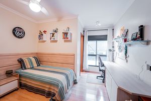 Image 18 - 918758