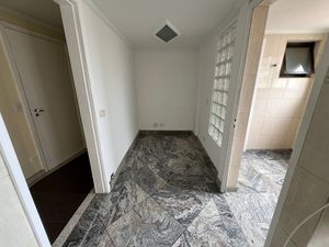 Image 25 - 918765