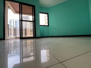 Image 12 - 918765