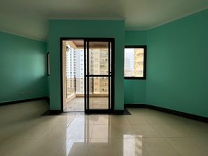 Image 11 - 918765