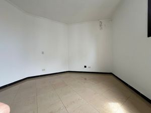 Image 15 - 918765