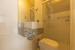 Image 17 - 918769