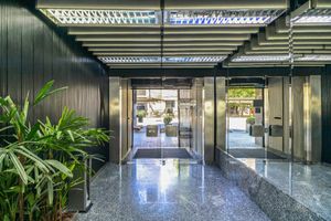 Image 1 - 918771