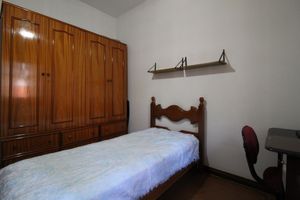 Image 12 - 918776