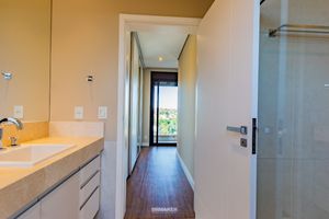 Image 23 - 918777