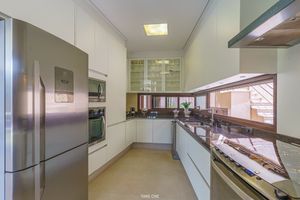 Image 16 - 918777