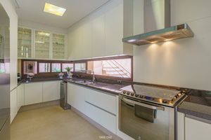 Image 17 - 918777