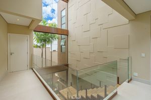 Image 120 - 918777