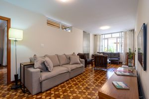 Image 12 - 918784