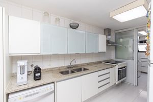 Image 31 - 918786
