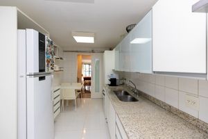 Image 33 - 918786