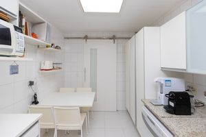 Image 34 - 918786