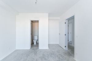 Image 24 - 918795