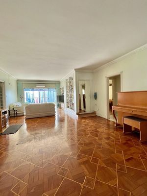 Image 1 - 918798