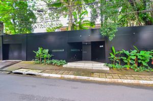 Image 1 - 918806