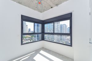 Image 12 - 918807