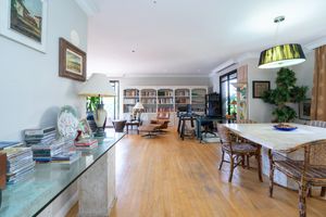Image 14 - 918810