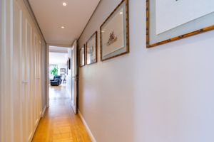 Image 20 - 918810