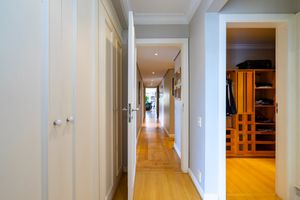 Image 34 - 918810