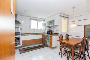 Image 11 - 918811