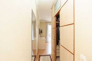Image 25 - 918811