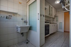 Image 21 - 918812