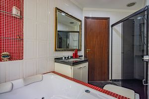 Image 42 - 918815