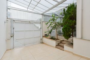 Image 9 - 918818