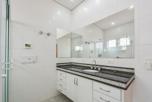 Image 31 - 918818
