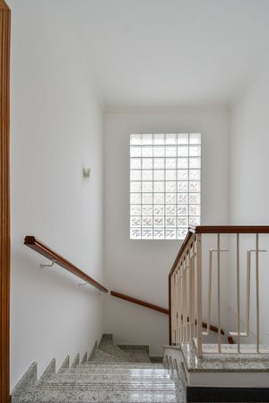 Image 33 - 918818