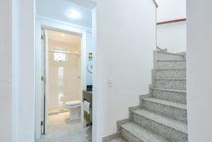 Image 35 - 918818