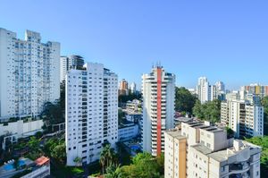 Image 19 - 918821