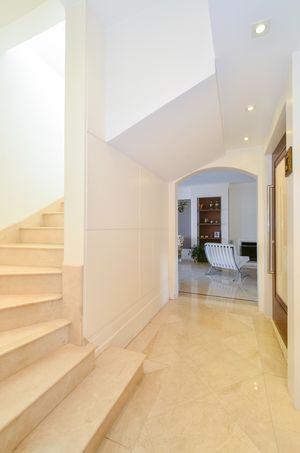 Image 22 - 918821